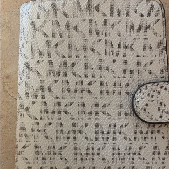 Michael kors card holder - Picture 1 of 3